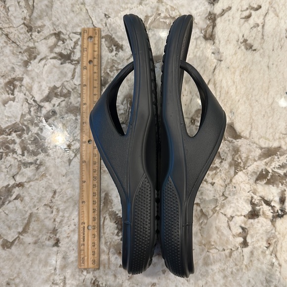 Brand new without tags Crocs Baya II flip-flops, unisex M8/W10 black - Picture 3 of 6